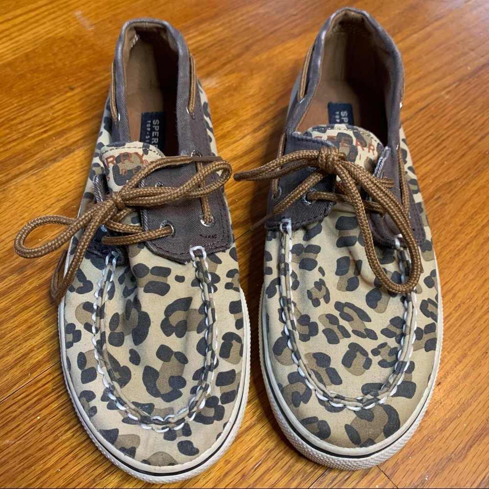 Sperry Biscayne Canvas cheetah Kids size 4/women 6
